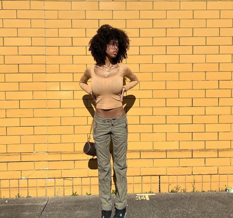 Kira Imani model sexy photos