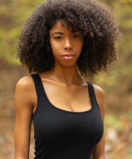 Kira Imani model free pic