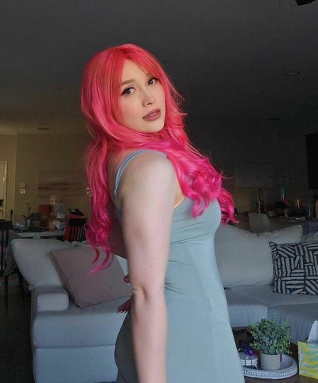 Itsqueenmanda star adult pic