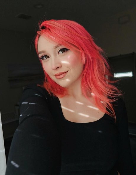 Itsqueenmanda pornstar pretty photos