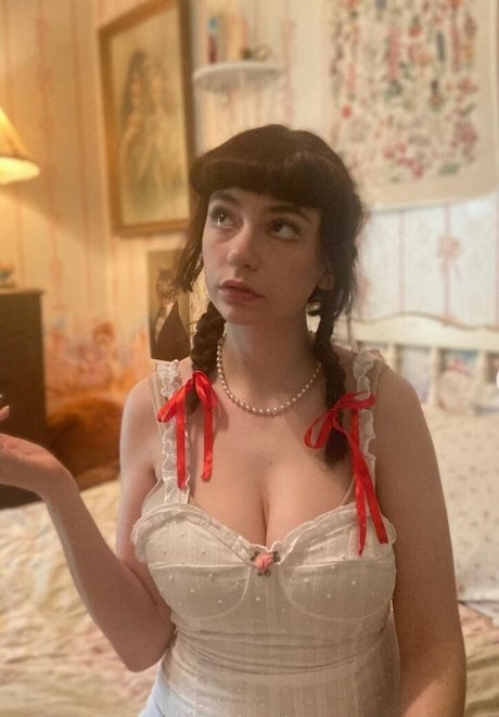 porcelainmilkbottle star erotic pic