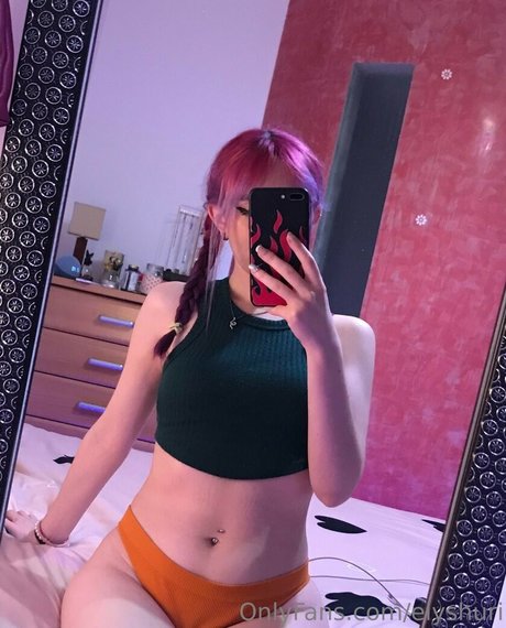 elyshuri xxx star photo