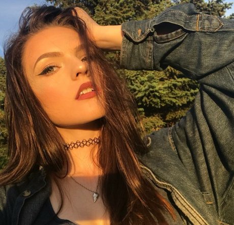 Rhiannon Jena model beautiful img