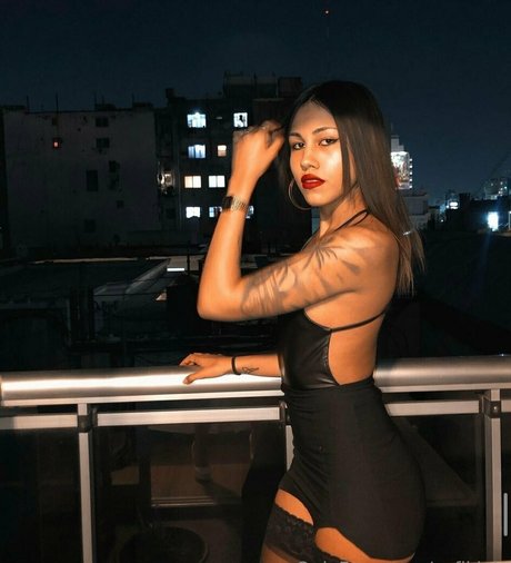 sofiklair star adult picture