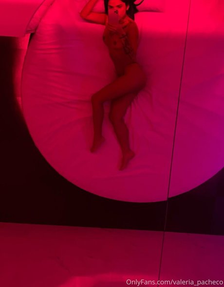 scarlett eterna hot model picture