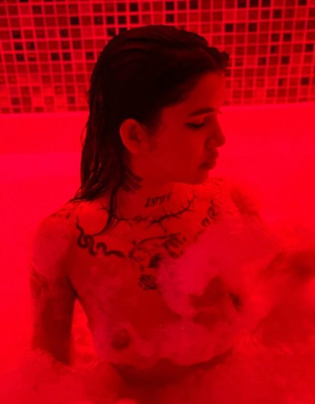 scarlett eterna adult model photo