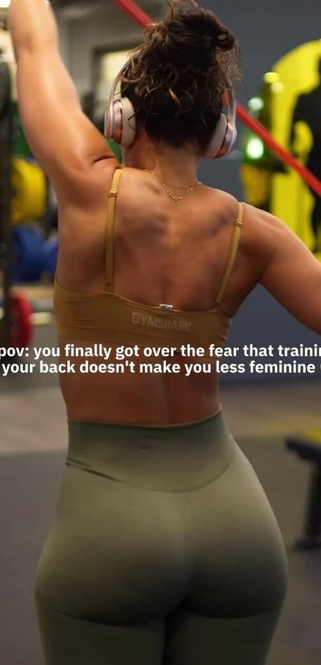 Alissa Oddo model top picture