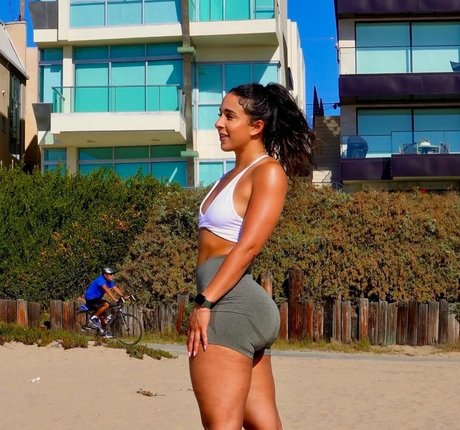 Alissa Oddo xxx model photos