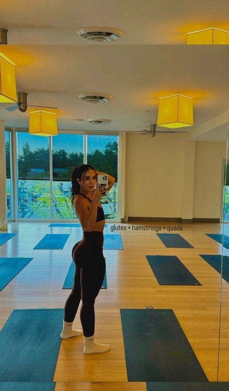 Alissa Oddo sex model images