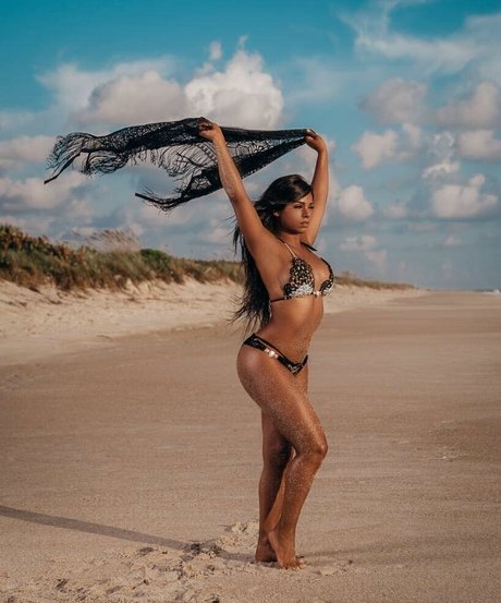 Renee Michelle pretty star images