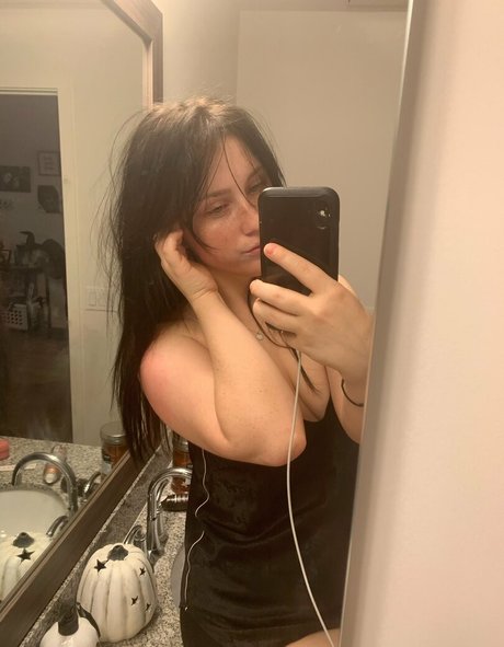 lewdkumi free pornstar pic