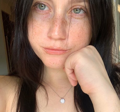 lewdkumi beautiful star pictures