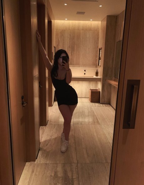 lewdkumi nude actress pic