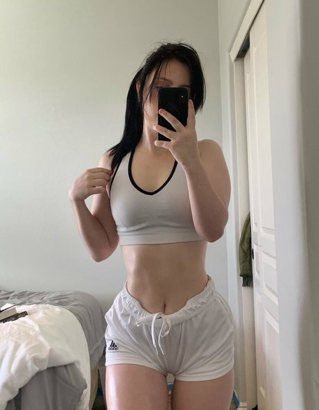 lewdkumi model nude archive