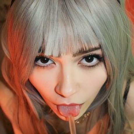 Joice Gomes nude model image