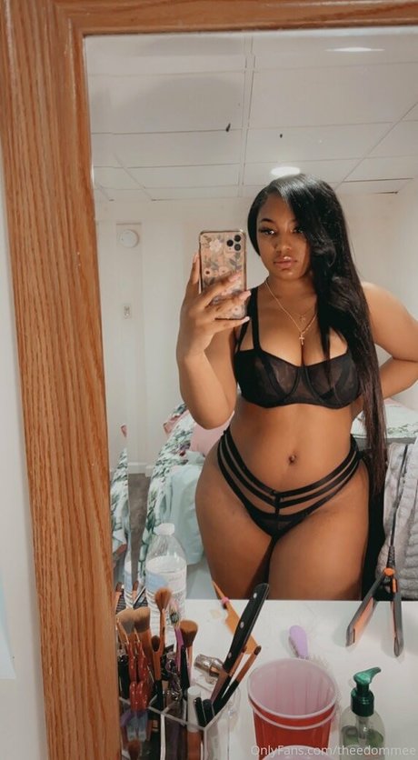 theedommee model best photos