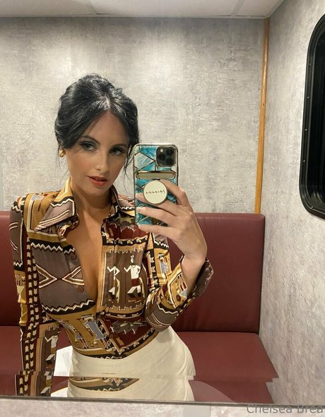 chelseax35 model photo