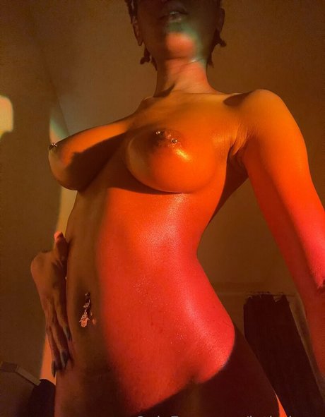 lothabear star naked pictures