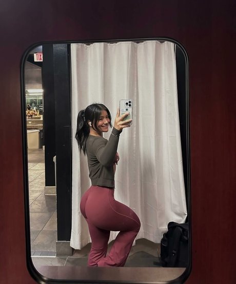 MsDumpling_ naked actress pics