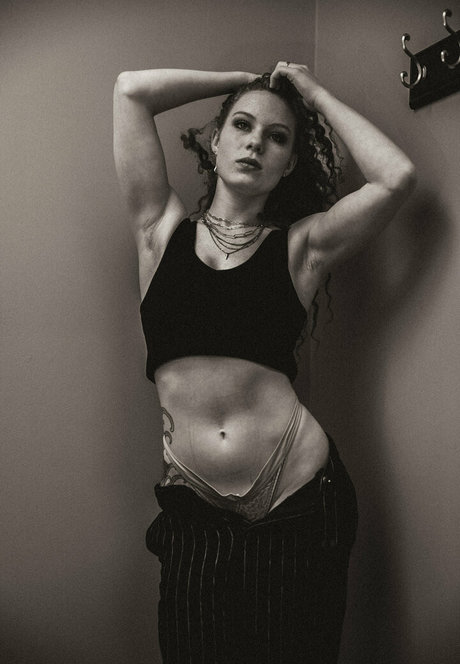 mynamesnotseven xxx star pictures