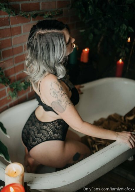 iamlydiafoxx pornographic model img