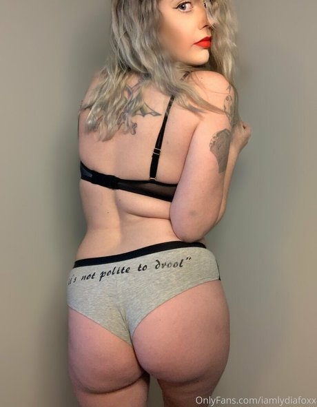 iamlydiafoxx pornstar naked images