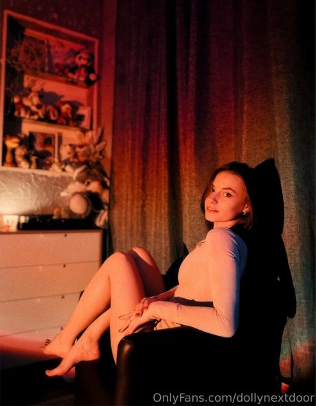 dollynextdoor nice model photo