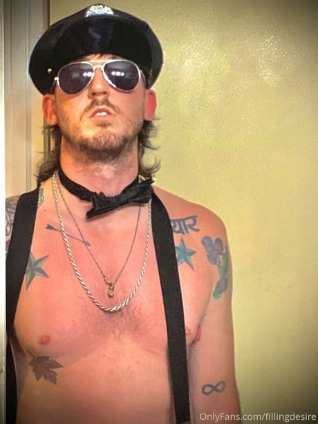 fillingdesire erotic model picture