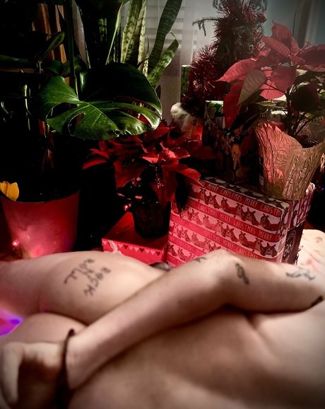 fillingdesire model naked galleries