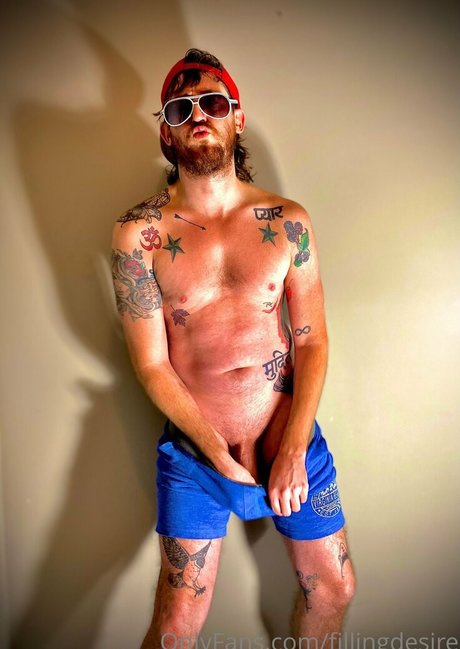 fillingdesire sex model pic