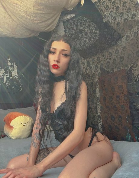 hauntedxnymphfree model pretty photo