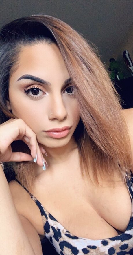 Desire Negro top model pictures