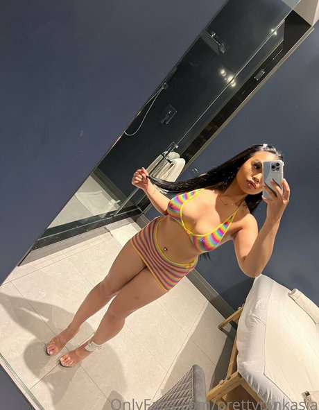 prettypinkasia model perfect photo