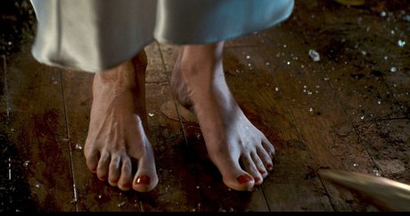 Elizabeth Banks star nudes images