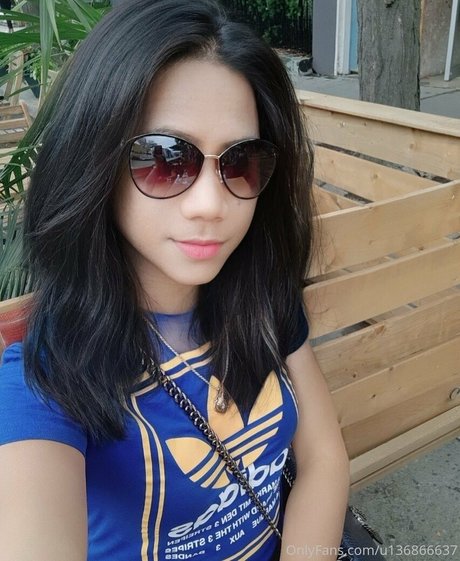 ayavonlee model exclusive images