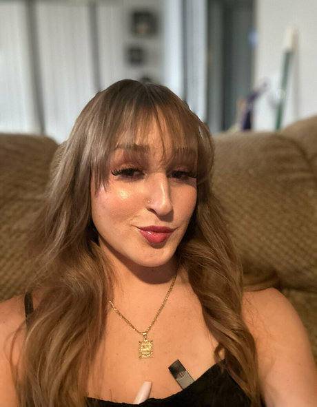 tshavenrose adult model img