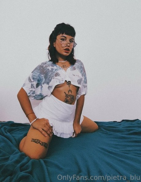 pietra blu naked actress gallery