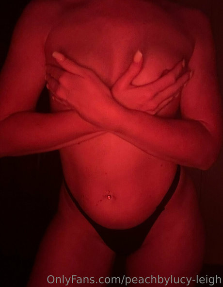 peachbylucy leigh pornstar erotic pictures