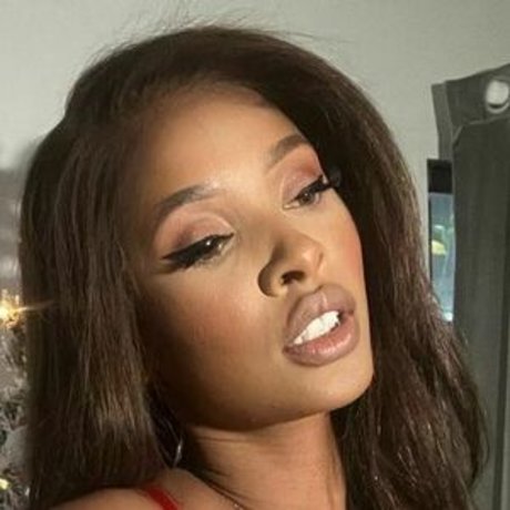 Dark Phoenix pretty actress photo