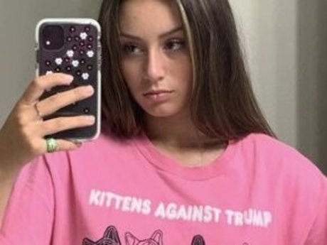 Serena Mello star naked pic