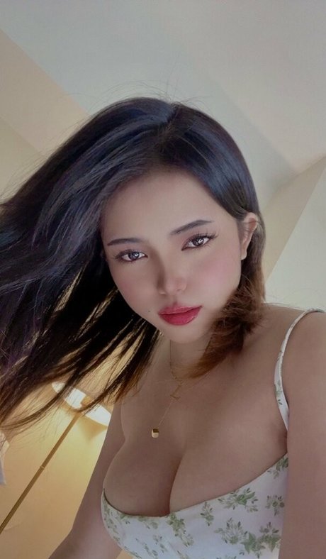 lalalyan_ pornstar hot img