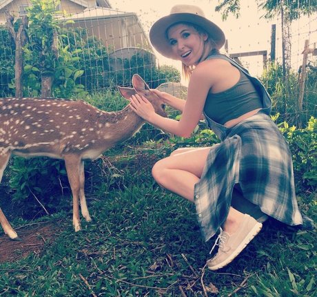 Kirsten Prout naked pornstar images