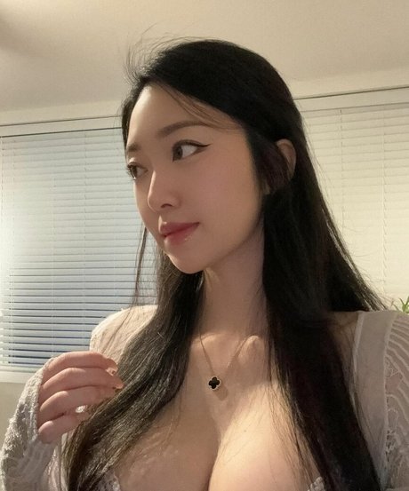 daisydslee model nude img