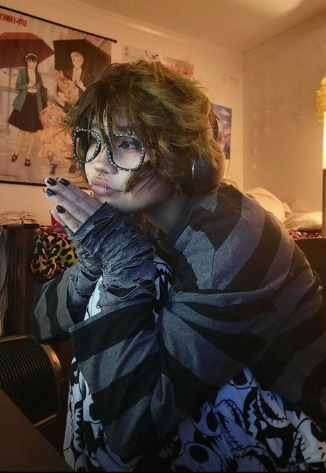 kinsathic porn model galleries