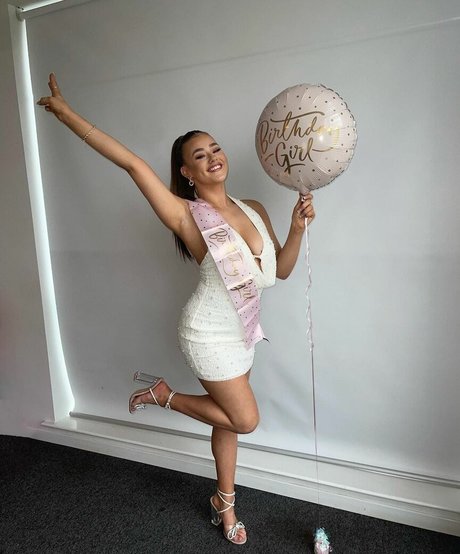 Sydney Etherington sexy model pic