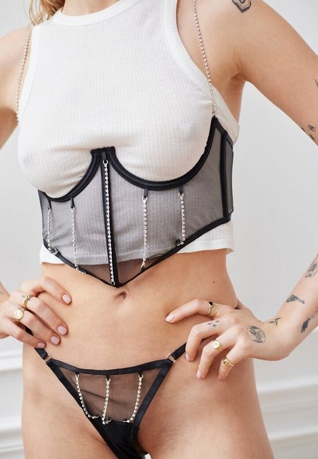 Lindsay Vrckovnik Linmick top star img