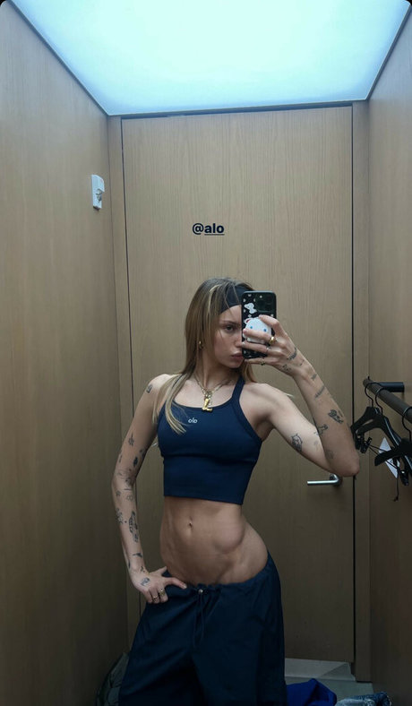 Lindsay Vrckovnik Linmick star top pics