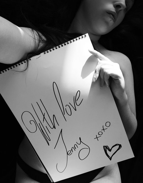 Jennybiatch sexy model image