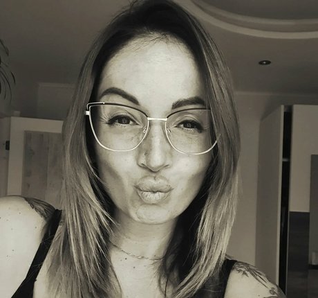 Alexandra Tokay pornstar top images