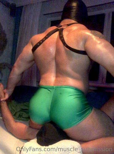 muscle submission exclusive actress image